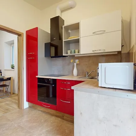 Visnova Apartment *